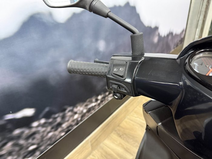 2014 APRILIA SR MT 50 WHITE