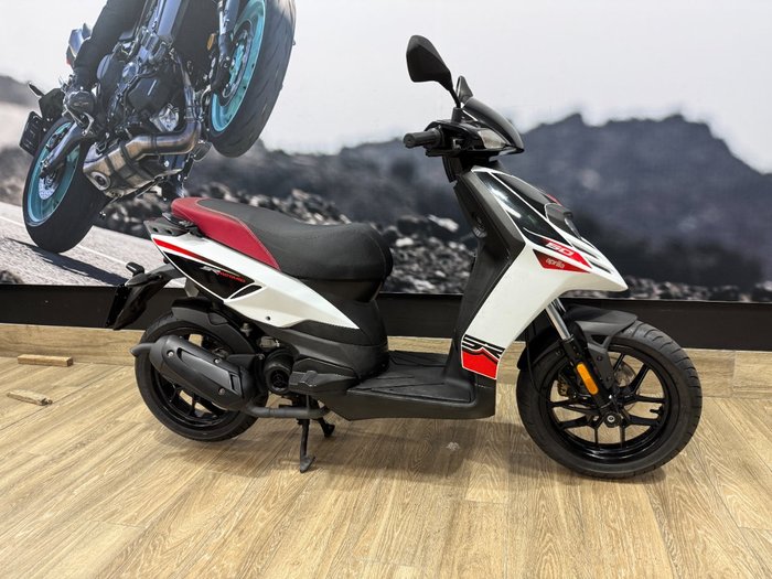2014 APRILIA SR MT 50 WHITE