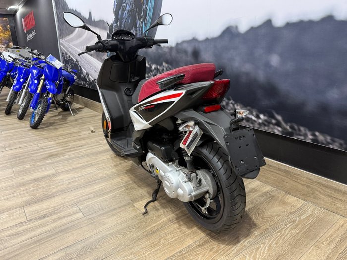 2014 APRILIA SR MT 50 WHITE