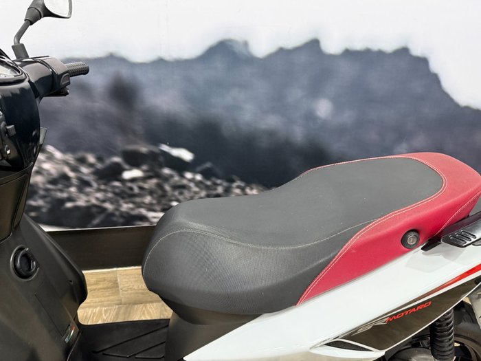 2014 APRILIA SR MT 50 WHITE