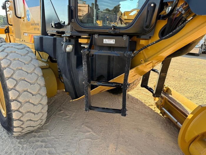 2018 Caterpillar 12M