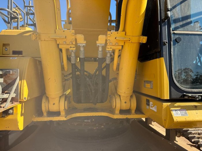 2018 Komatsu Pc360 Lc-11