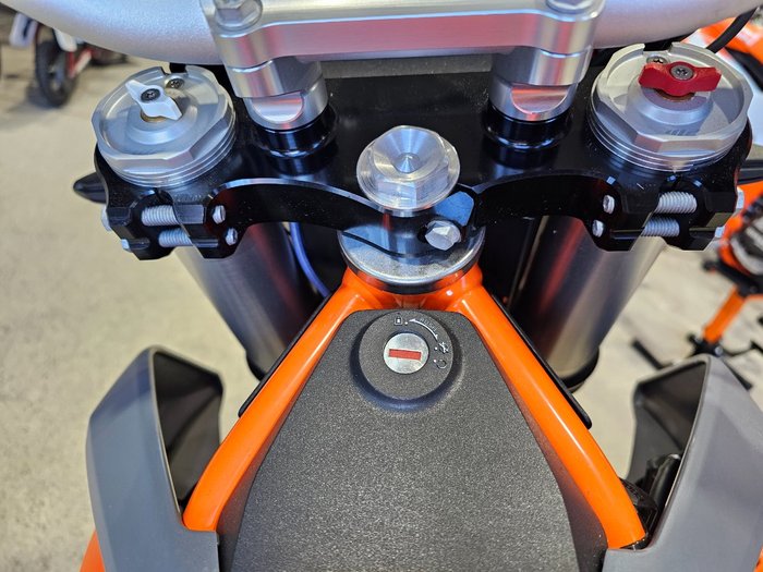 2024 KTM 690 ENDURO R ORANGE