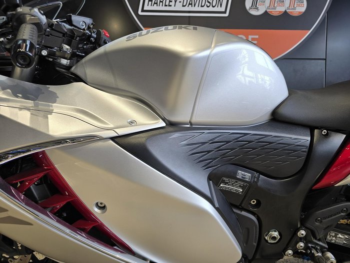 2022 Suzuki Hayabusa (GSX1300R) Hayabusa Silver