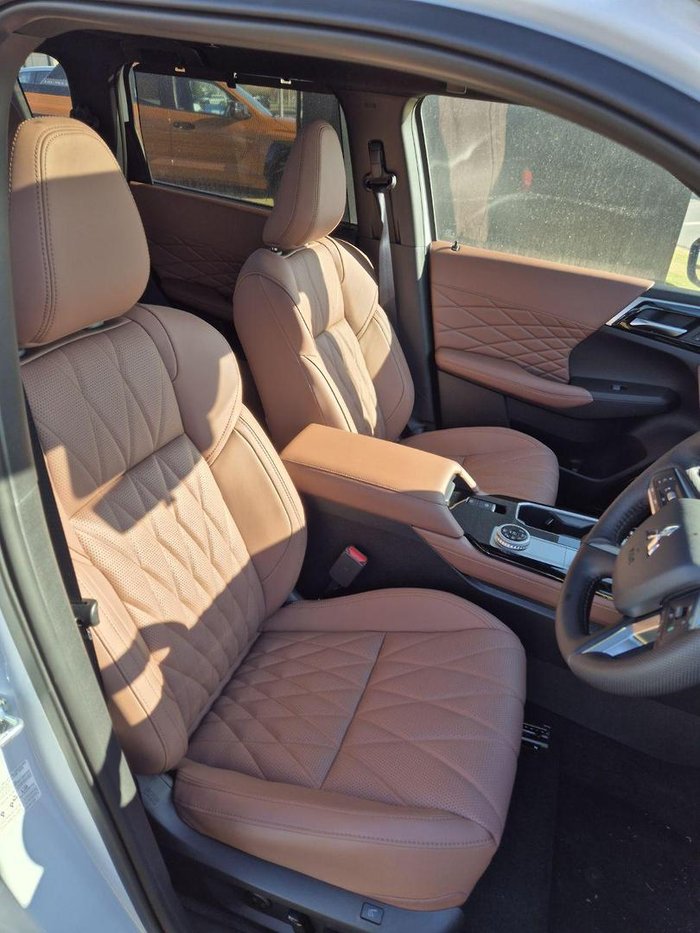 2025 Mitsubishi Outlander Exceed Tourer