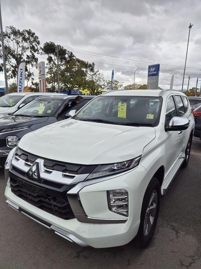 2024 Mitsubishi Pajero Sport GLX