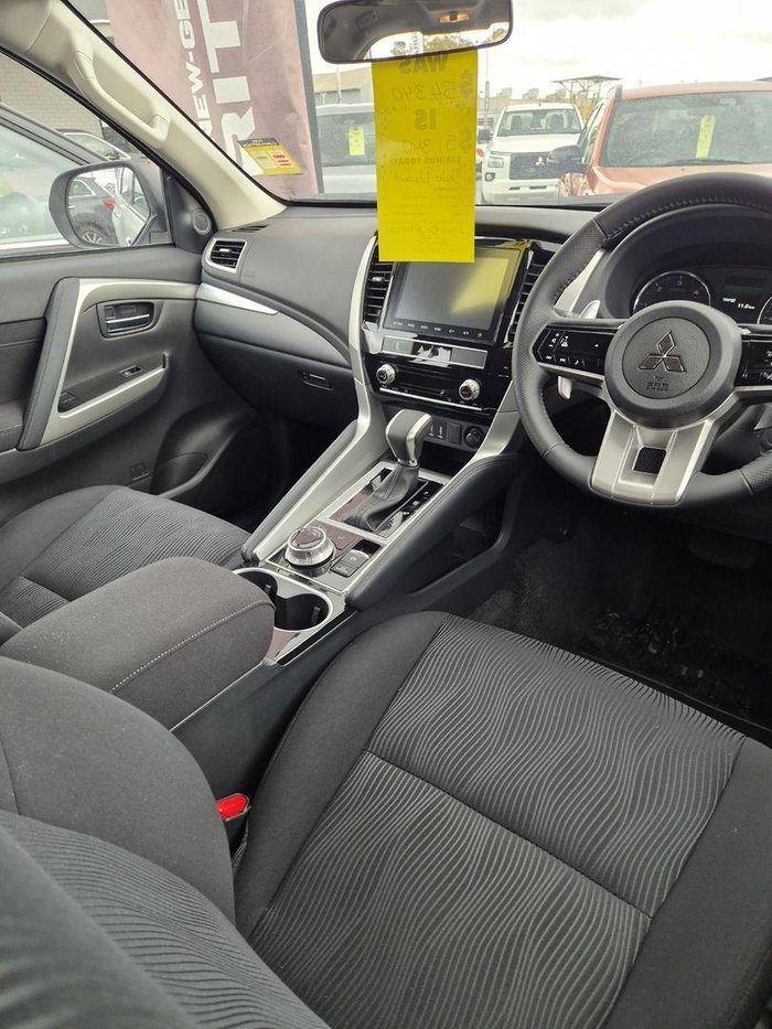 2024 Mitsubishi Pajero Sport GLX