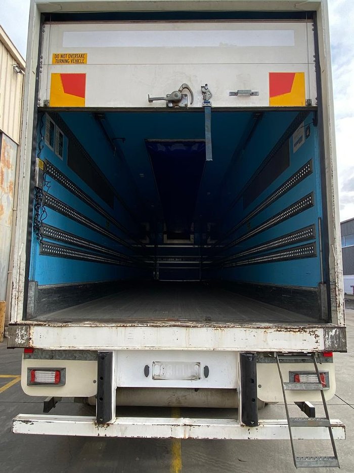 2016 Maxi Trans 24P Freezer Van White