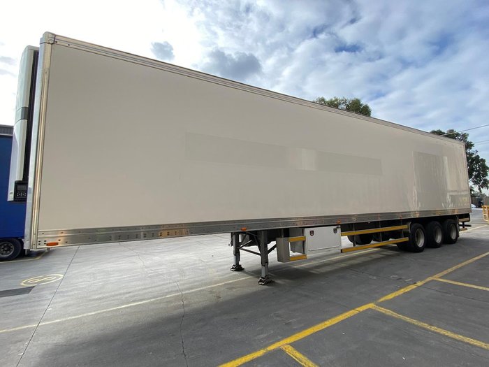 2016 Maxi Trans 24P Freezer Van White