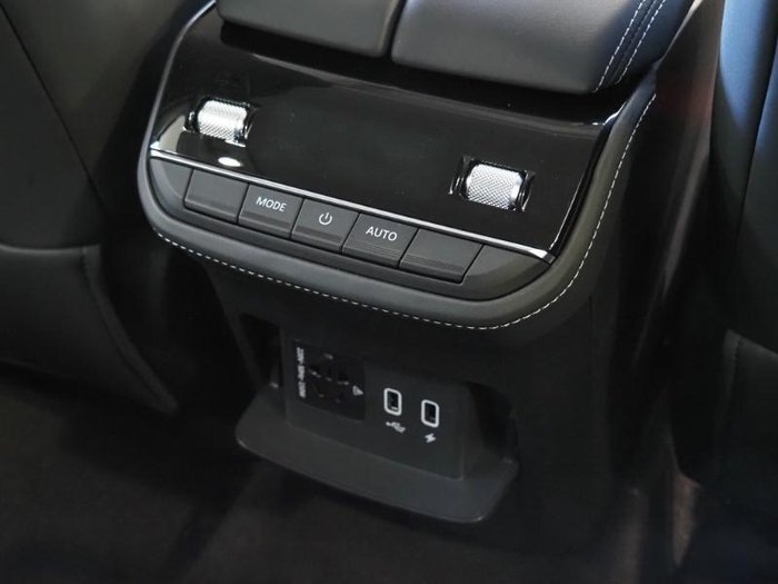 2025 LDV D90 Executive