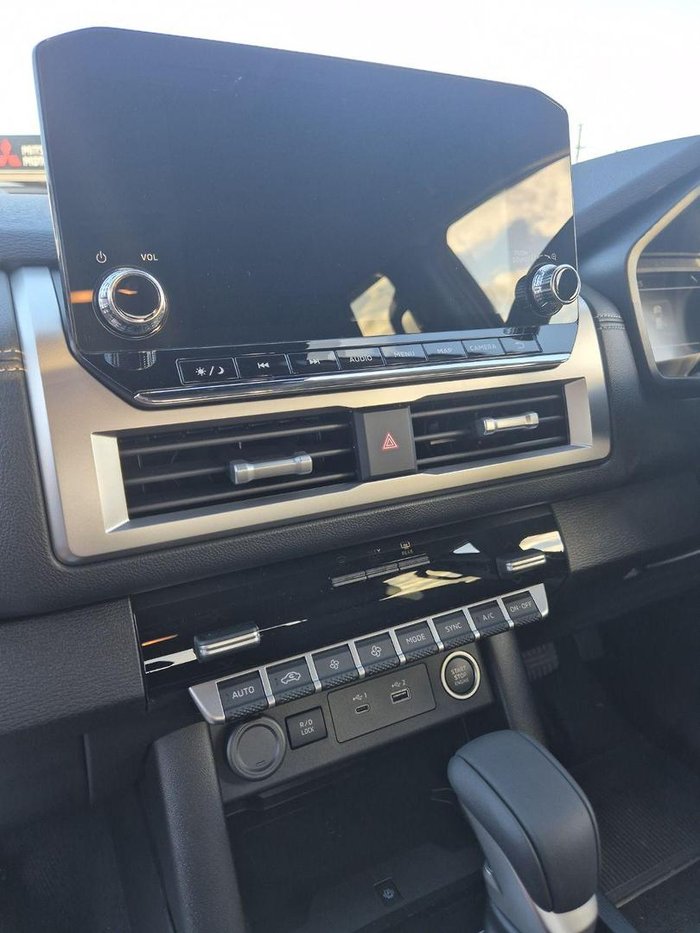 2025 Mitsubishi Triton GLS
