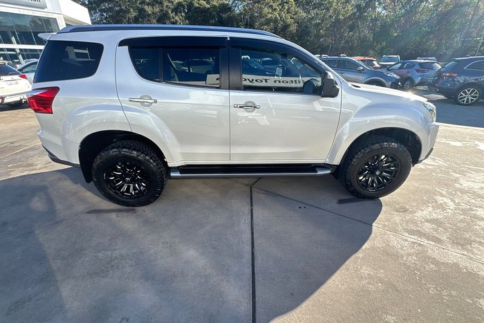 2021 Isuzu MU-X LS-T