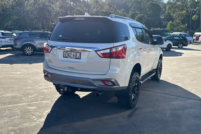 2021 Isuzu MU-X LS-T