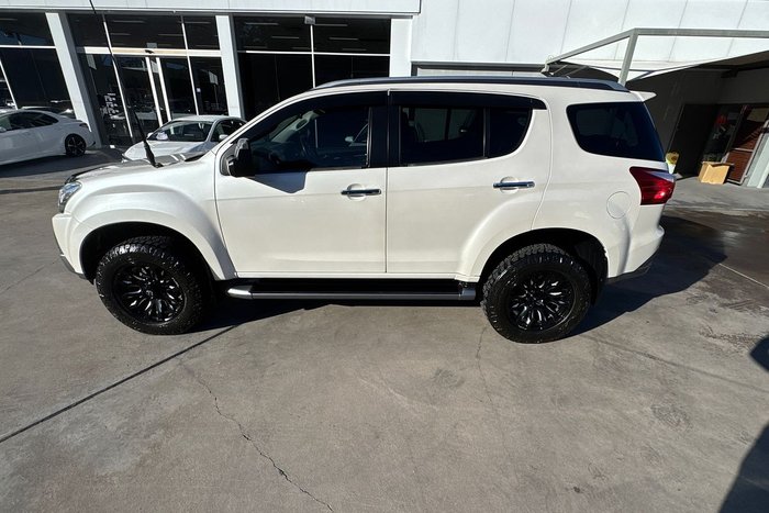 2021 Isuzu MU-X LS-T