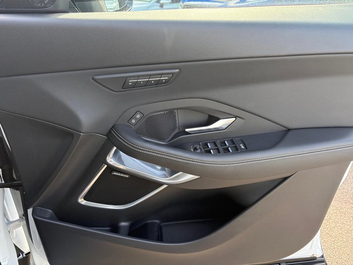 2024 Jaguar E-PACE P250 R-Dynamic SE