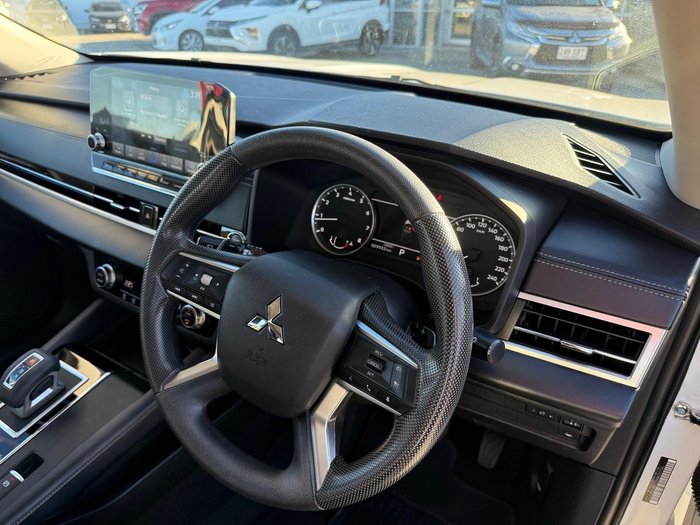 2021 Mitsubishi Outlander ES ZM MY22 White