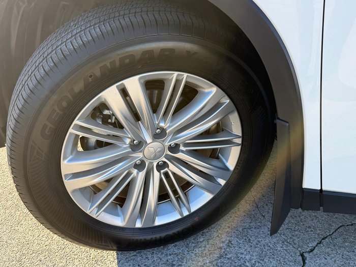2021 Mitsubishi Outlander ES ZM MY22 White