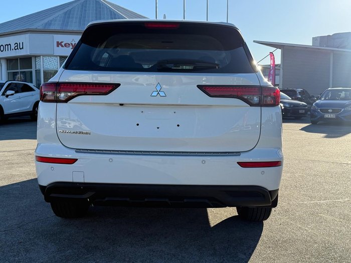 2021 Mitsubishi Outlander ES ZM MY22 White