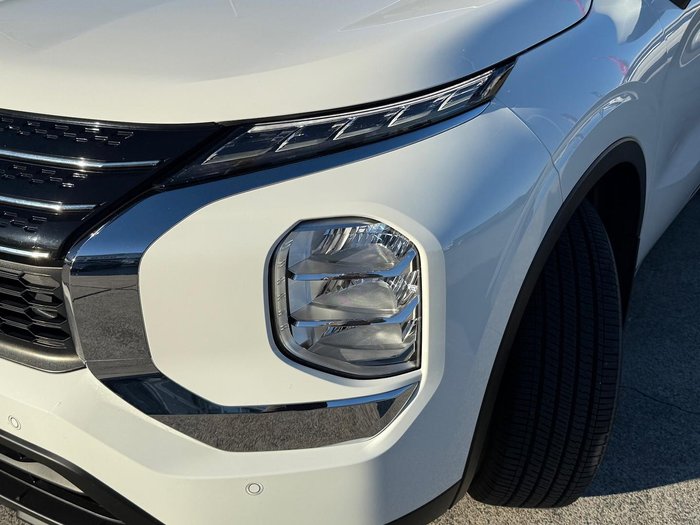 2021 Mitsubishi Outlander ES ZM MY22 White