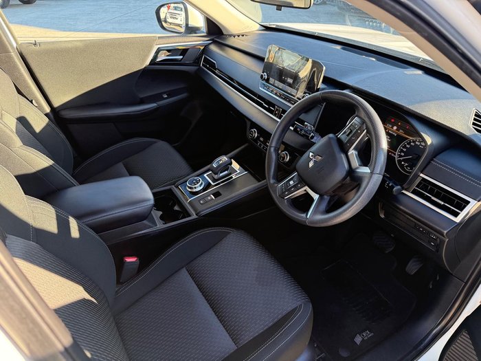 2021 Mitsubishi Outlander ES ZM MY22 White
