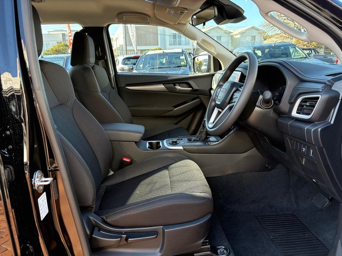 2025 Isuzu MU-X LS-M