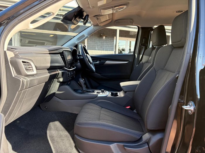 2025 Isuzu MU-X LS-M