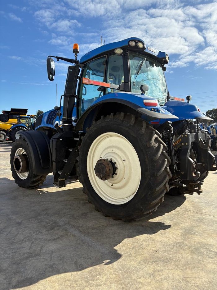 New Holland T8.380