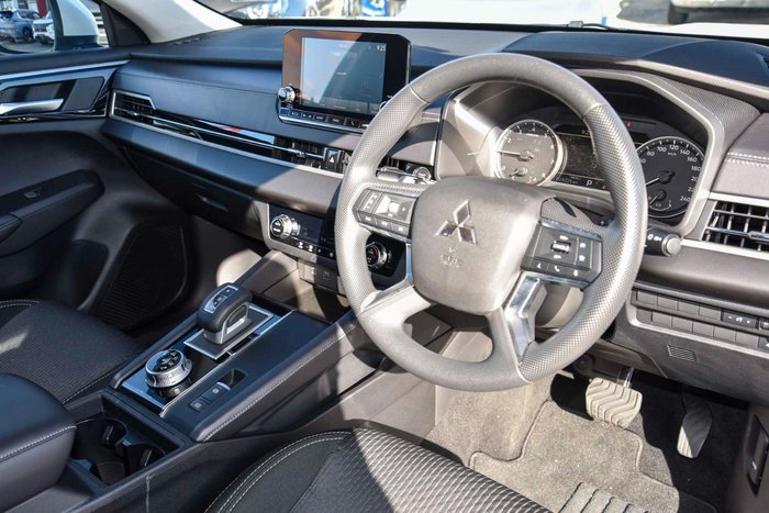 2024 Mitsubishi Outlander ES ZM MY24 White Diamond