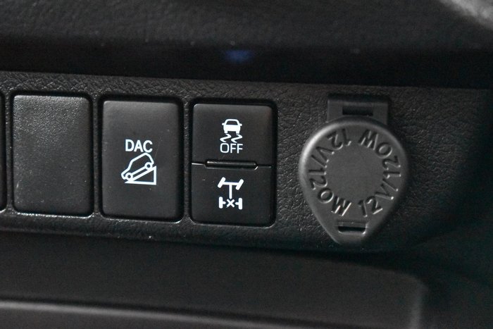 2021 Toyota Hilux SR