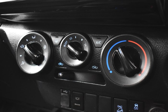 2021 Toyota Hilux SR