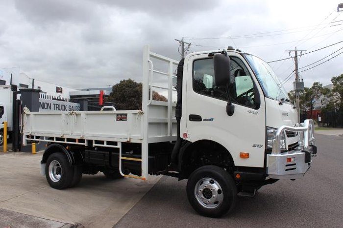 2022 Hino 817 4X4 Tipper 4x4 WHITE