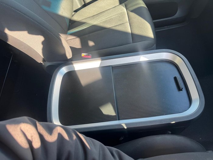 2022 Hyundai STARIA 