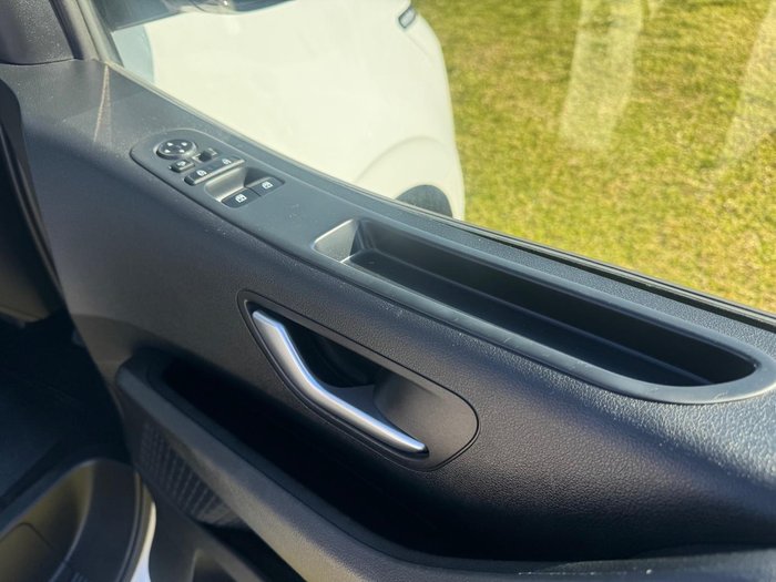 2022 Hyundai STARIA 