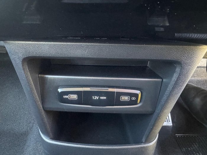 2022 Hyundai STARIA 