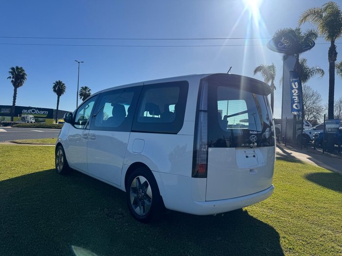 2022 Hyundai STARIA 