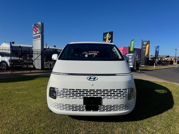2022 Hyundai STARIA 