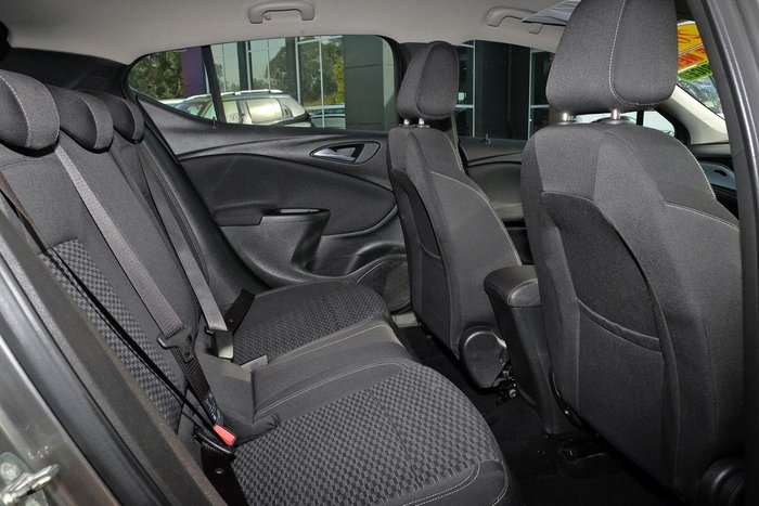 2018 Holden Astra R