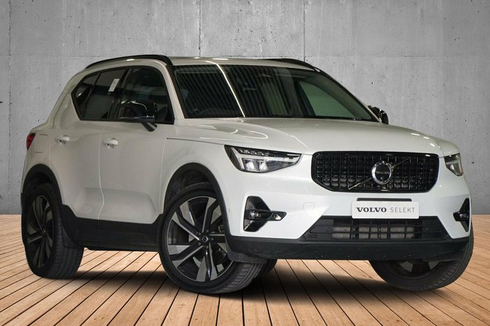 2023 Volvo XC40 Ultimate B5 Dark