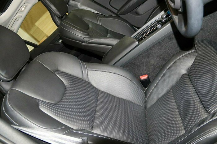 2023 Volvo S60 Ultimate B5 Bright