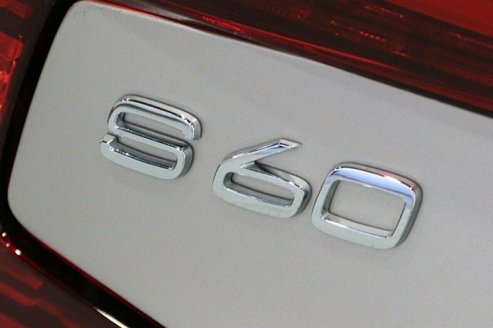 2023 Volvo S60 Ultimate B5 Bright