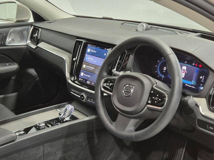 2023 Volvo S60 Ultimate B5 Bright