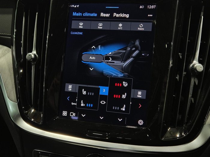 2023 Volvo S60 Ultimate B5 Bright
