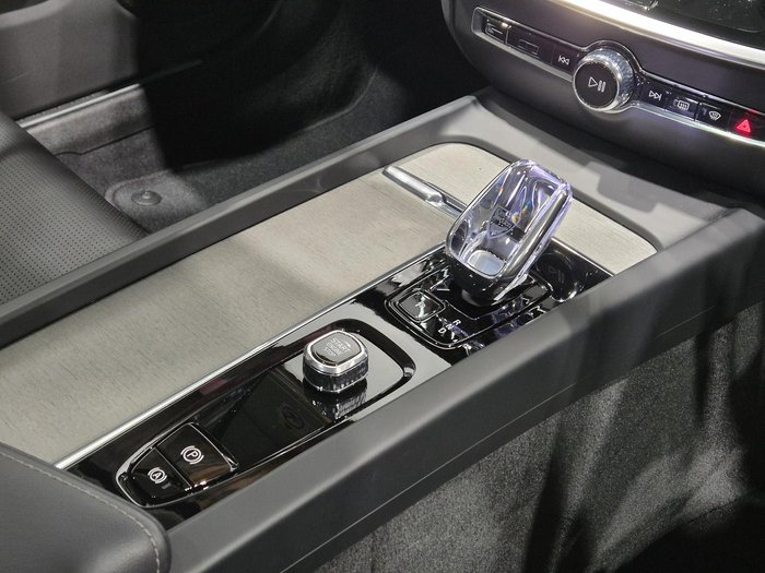 2023 Volvo S60 Ultimate B5 Bright