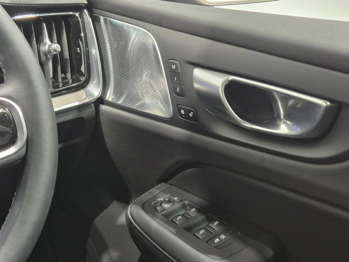 2023 Volvo S60 Ultimate B5 Bright