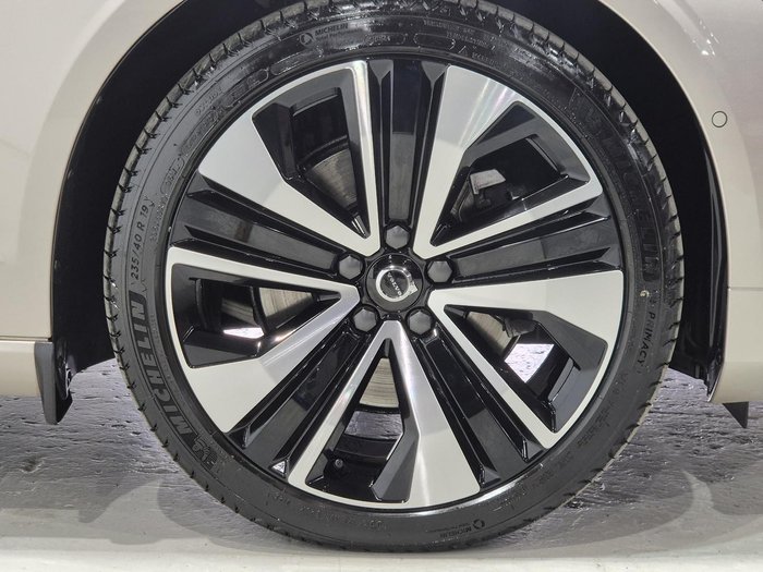 2023 Volvo S60 Ultimate B5 Bright