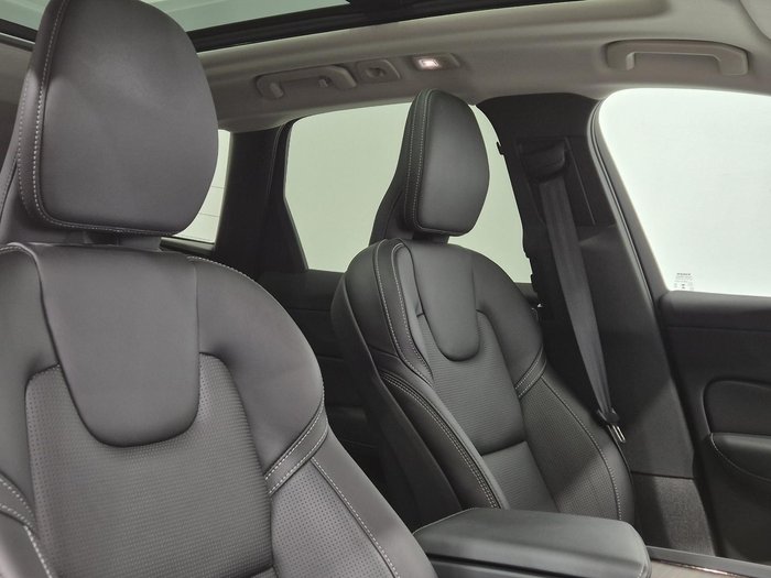 2023 Volvo XC60 Ultimate B6 Dark MY23 AWD Crystal White