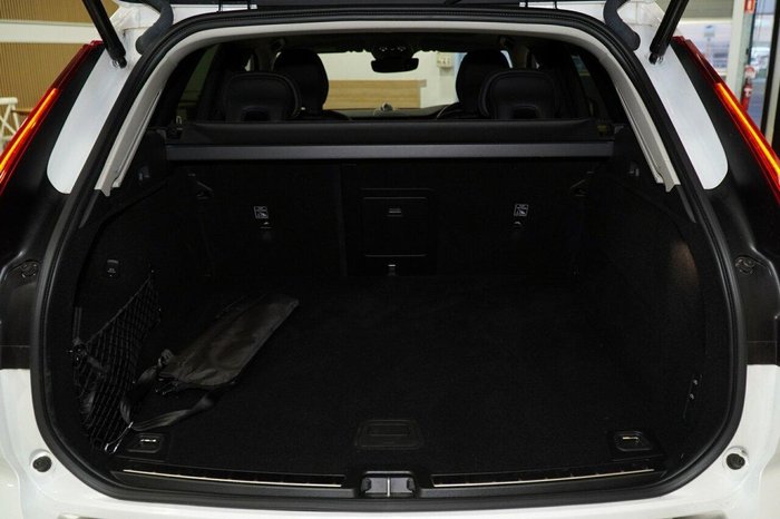 2023 Volvo XC60 Ultimate B6 Dark MY23 AWD Crystal White