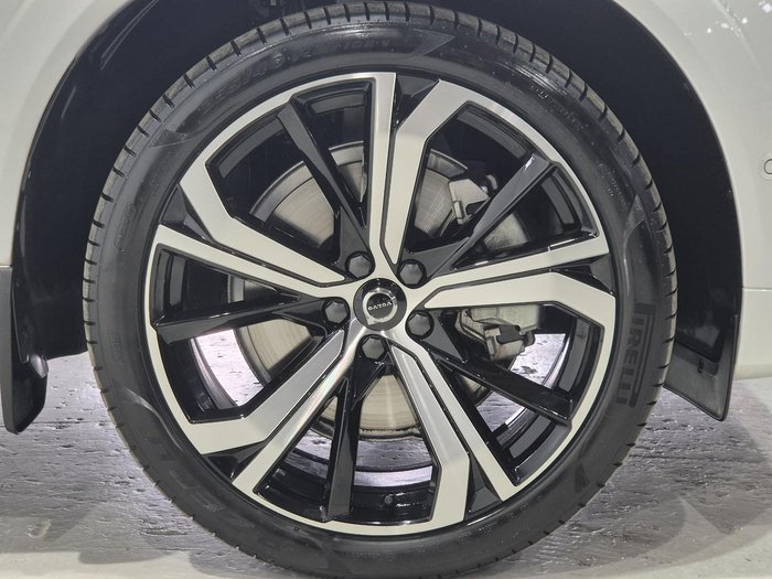 2023 Volvo XC60 Ultimate B6 Dark MY23 AWD Crystal White