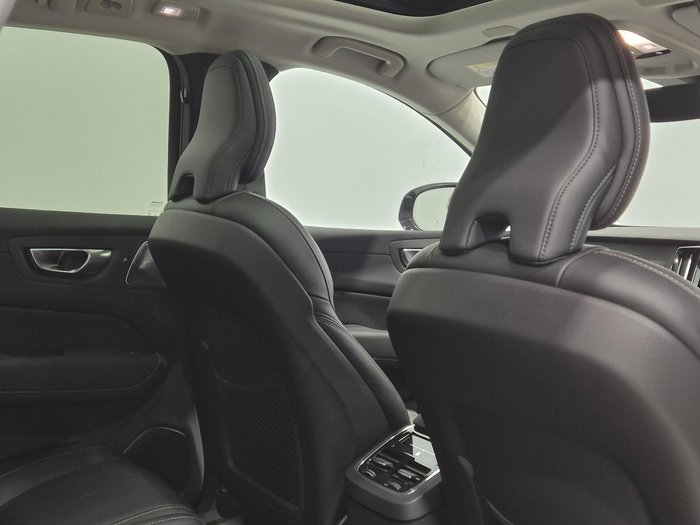 2023 Volvo XC60 Ultimate B6 Dark MY23 AWD Crystal White