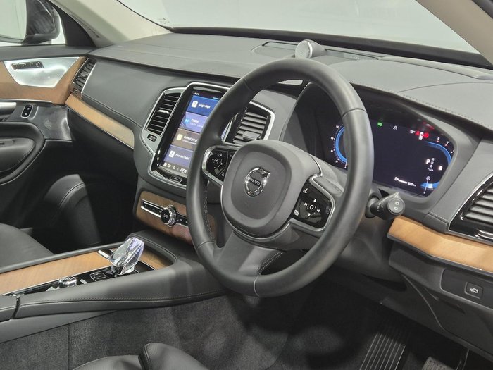 2024 Volvo XC60 Ultimate B5 Bright